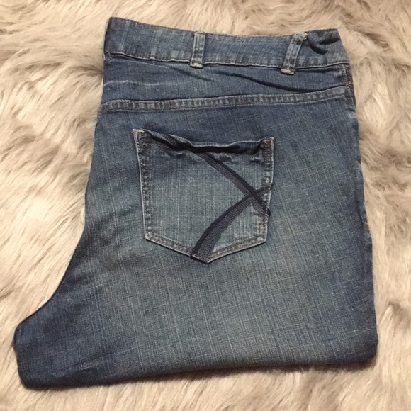 Lane Bryant right fit 🟨 sz 24 distinctly bootcut - Picture 2 of 8